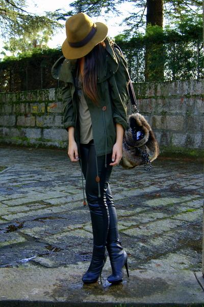 dark-green-parka-zara-coat-black-leather-h-m-leggings-dark-brown-faux-fur-za_400